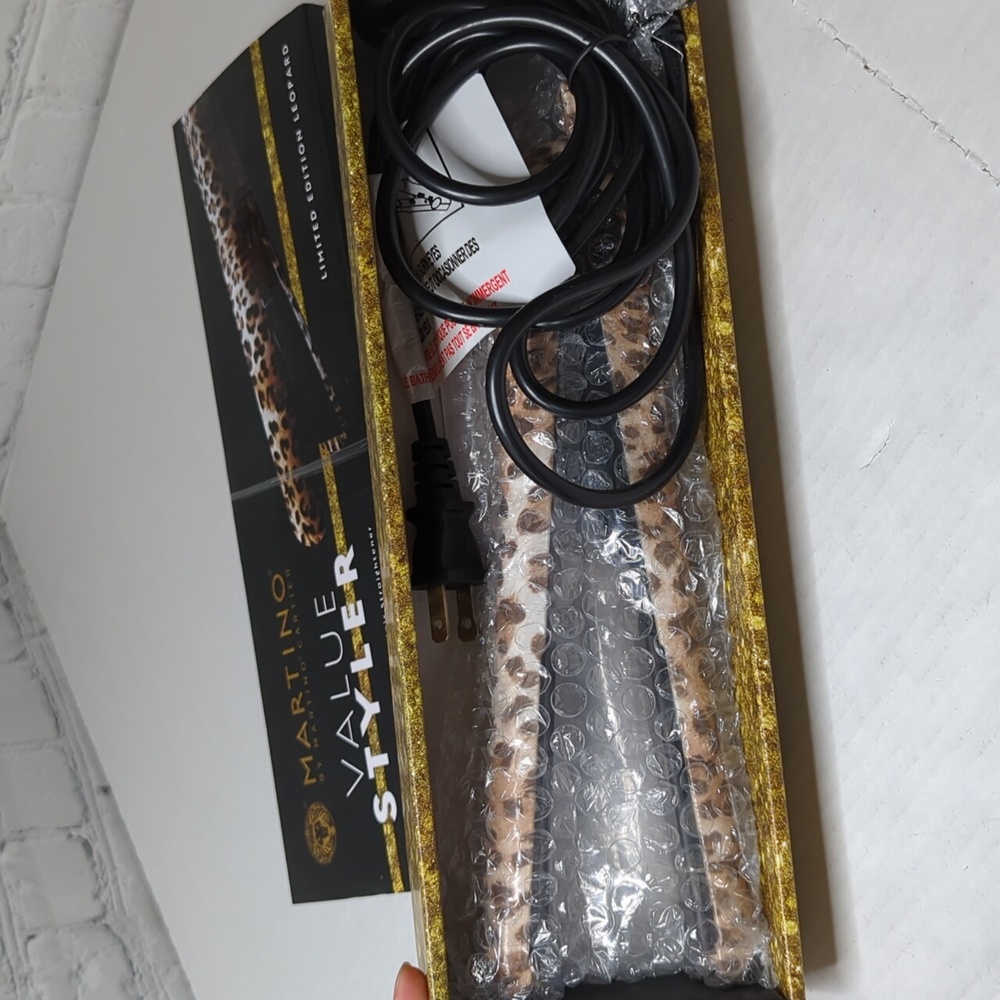 NWT martino Cartier limited edition leopard value styler Flat Iron